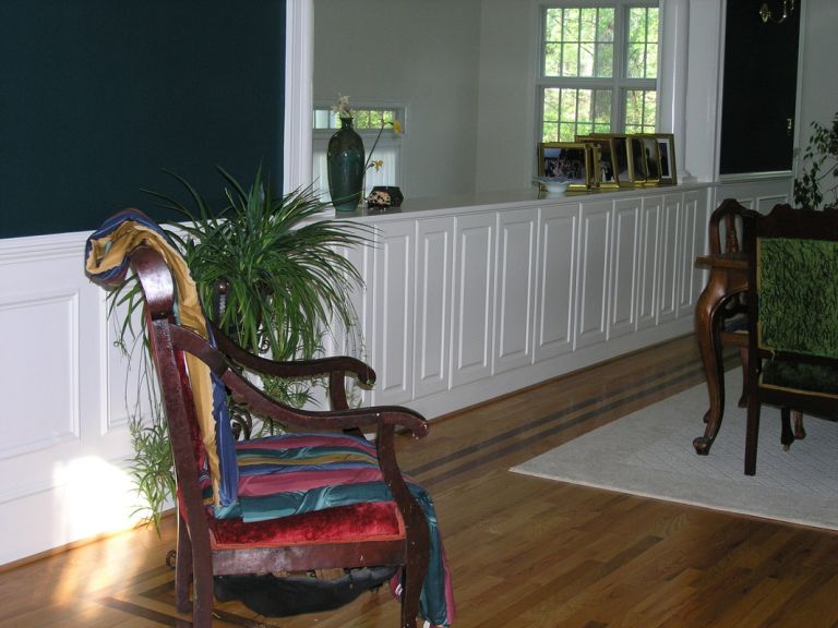 Walnut feature strip adds to flooring